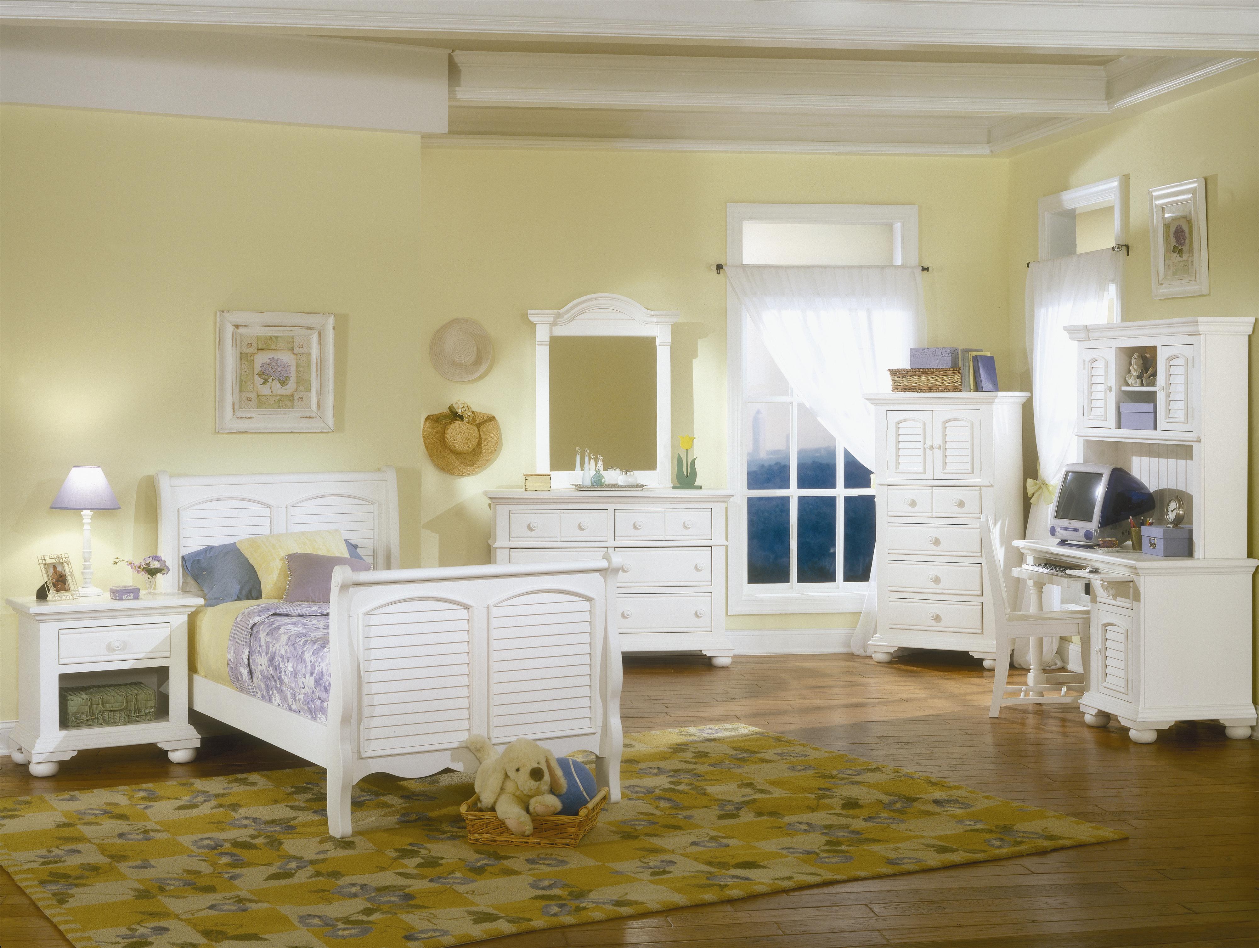 Cottage Traditions Dressing Mirror (Goes with Triple Dresser) main image 0